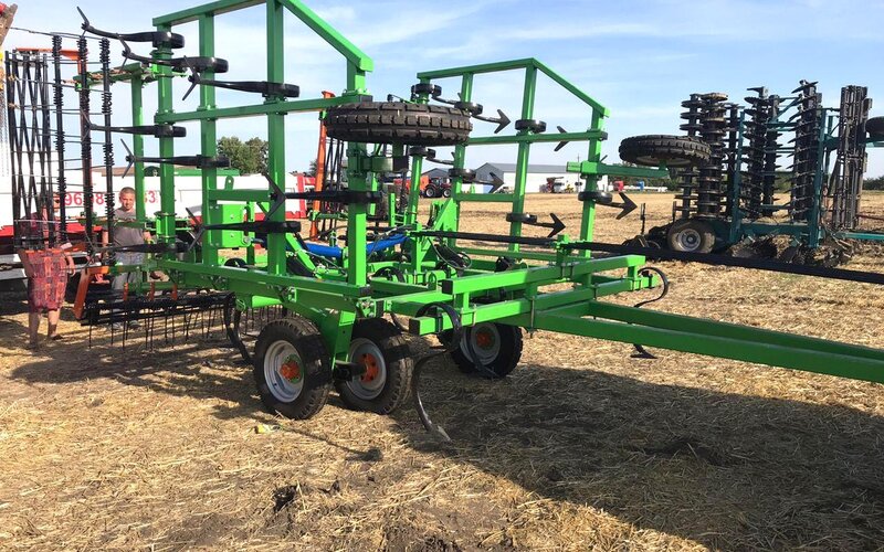 Cultivator for full-field cultivation Atlas
