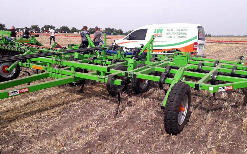 Cultivator for full-field cultivation Atlas
